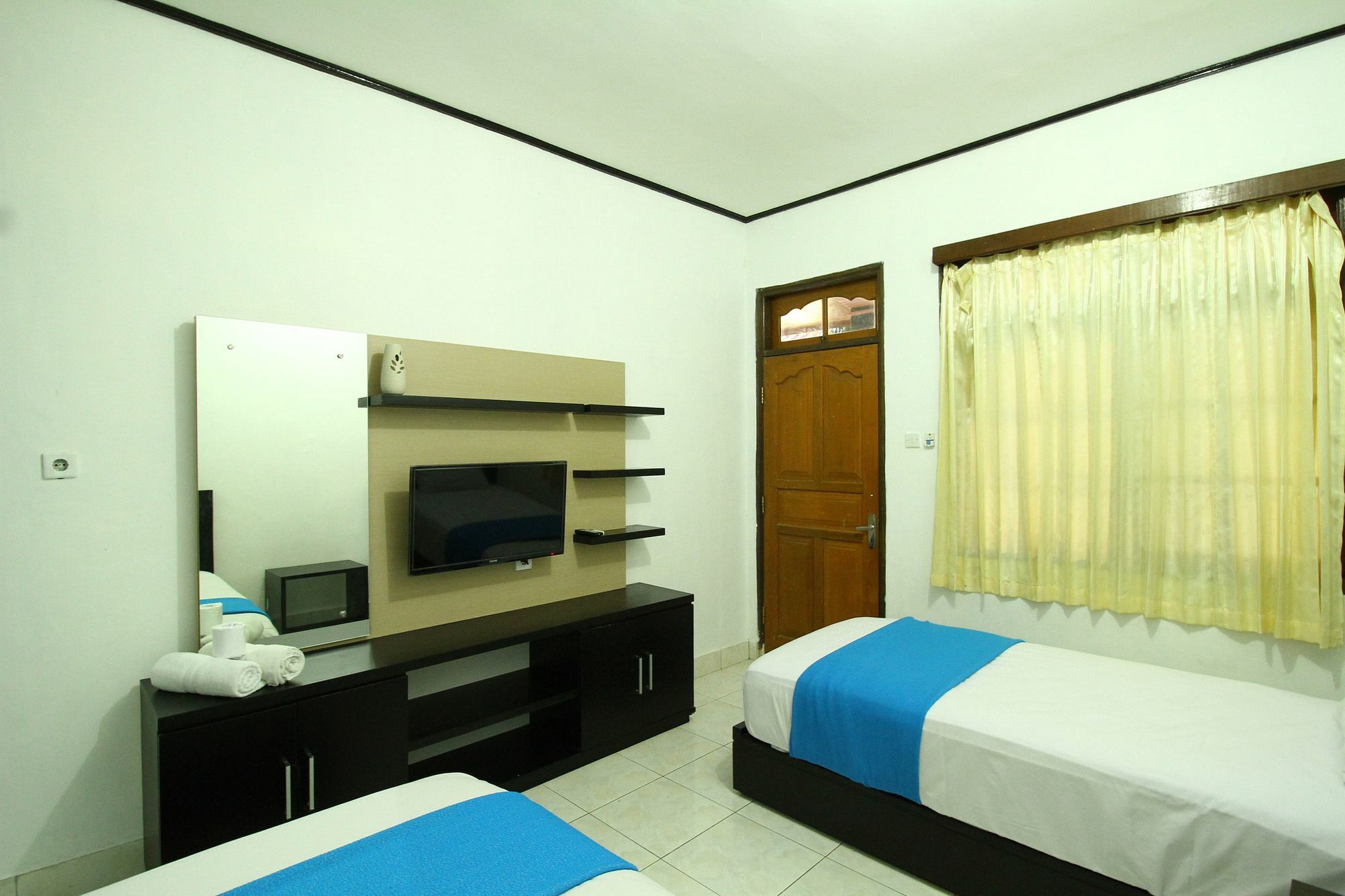Dua Dara Inn Kuta Legian Εξωτερικό φωτογραφία