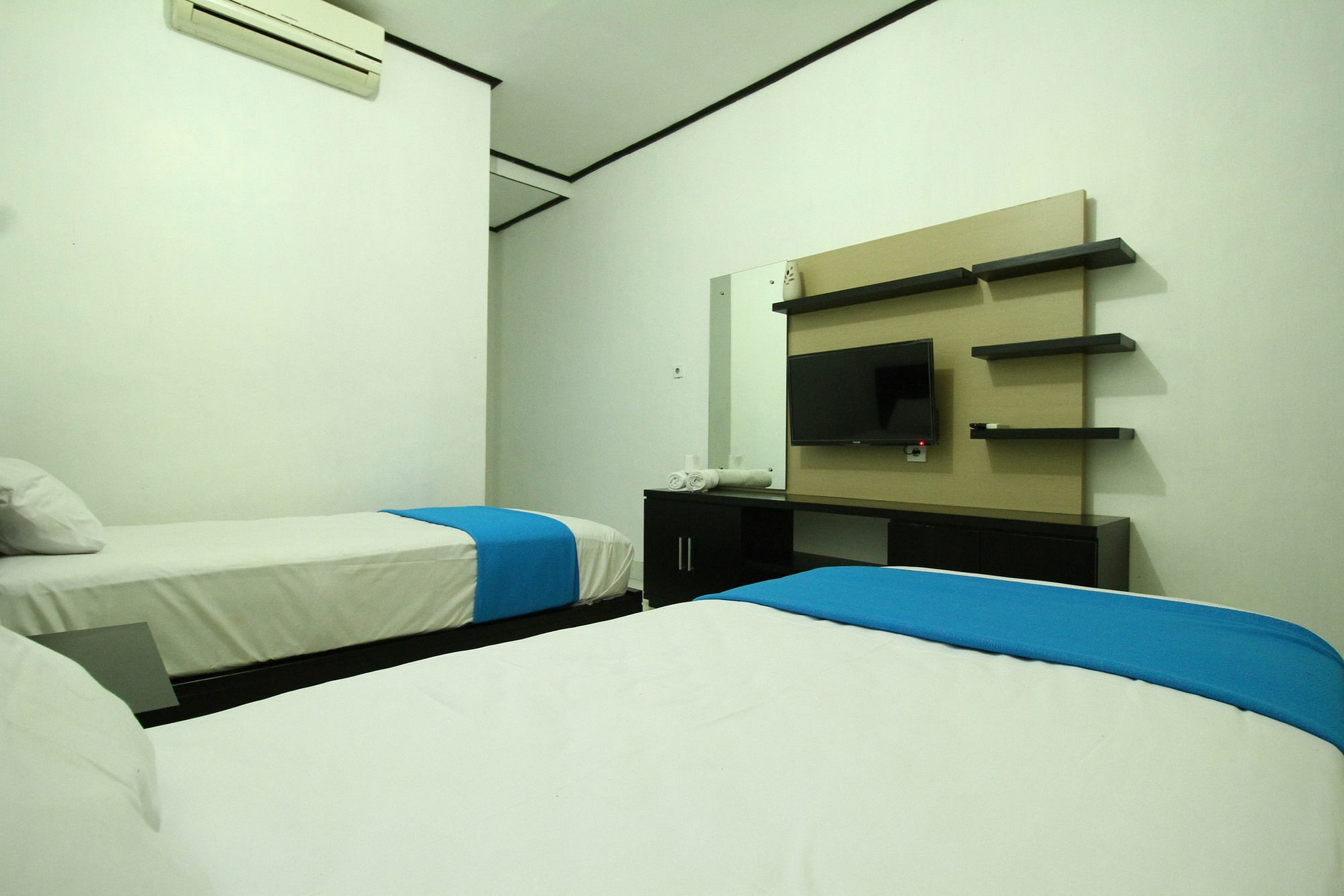Dua Dara Inn Kuta Legian Εξωτερικό φωτογραφία