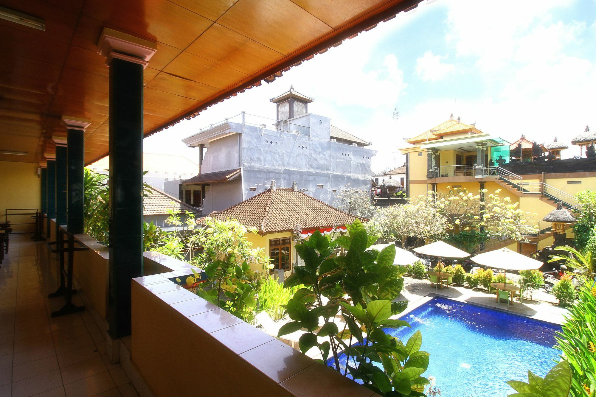 Dua Dara Inn Kuta Legian Εξωτερικό φωτογραφία
