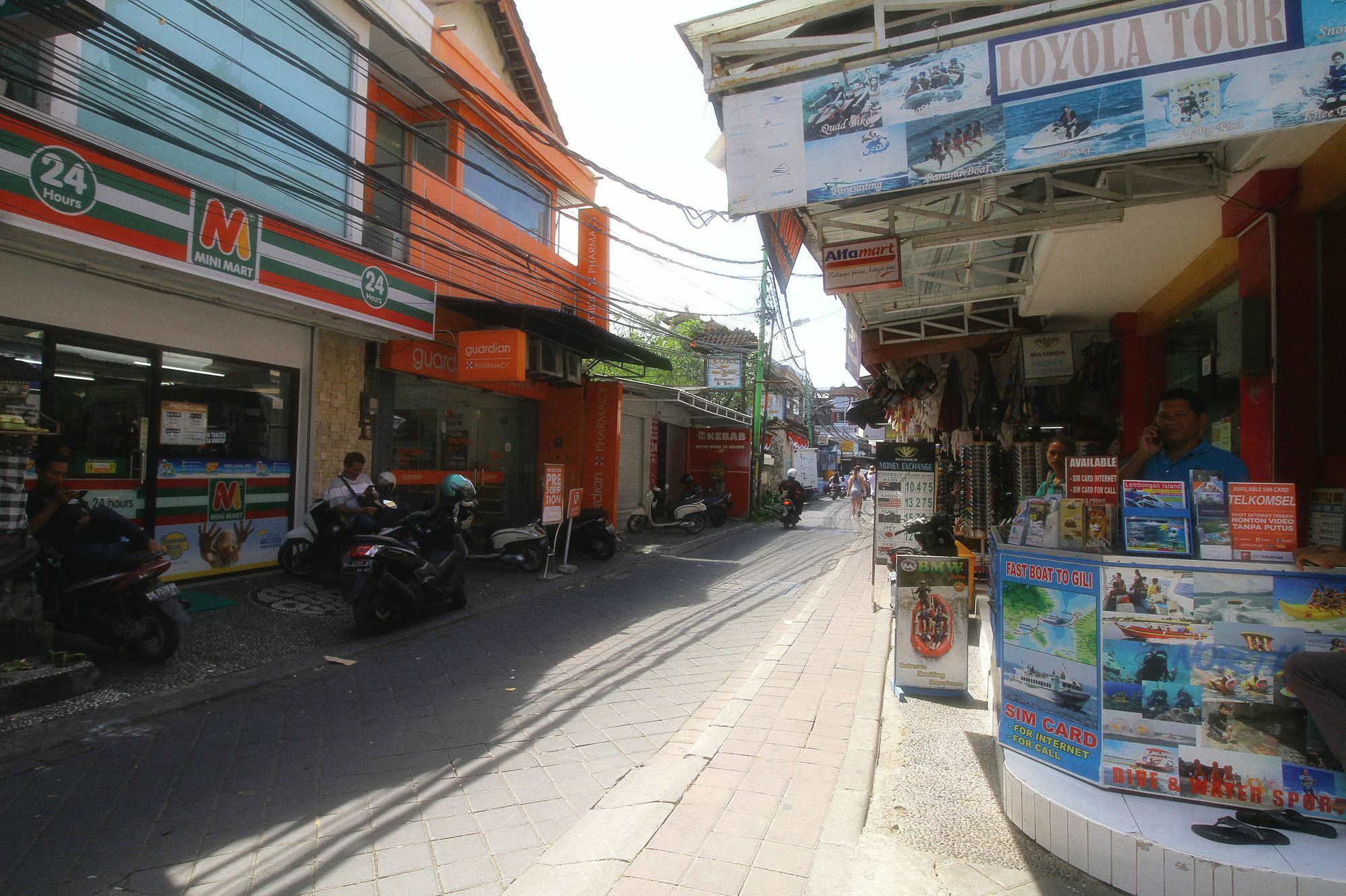 Dua Dara Inn Kuta Legian Εξωτερικό φωτογραφία