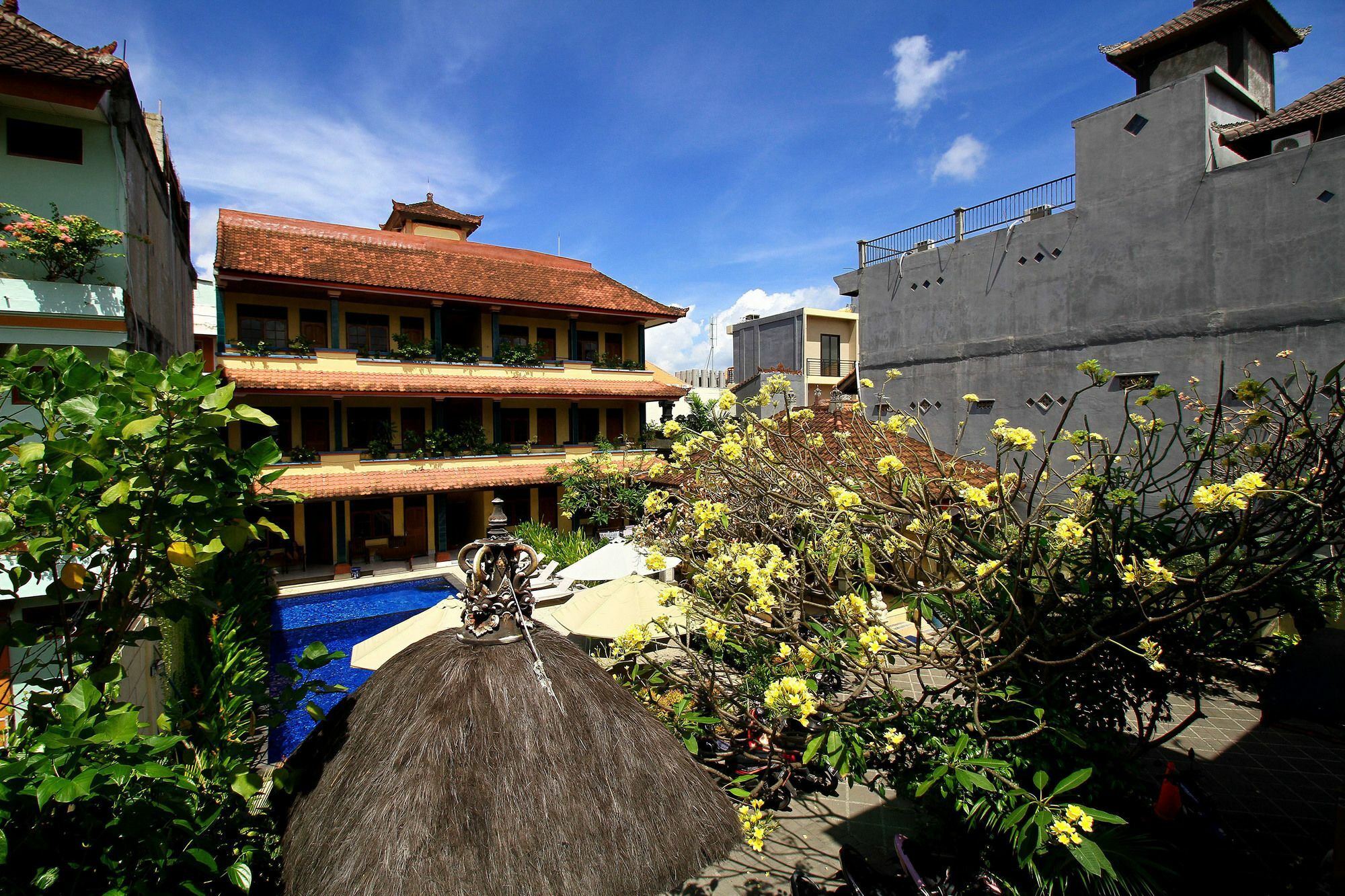 Dua Dara Inn Kuta Legian Εξωτερικό φωτογραφία