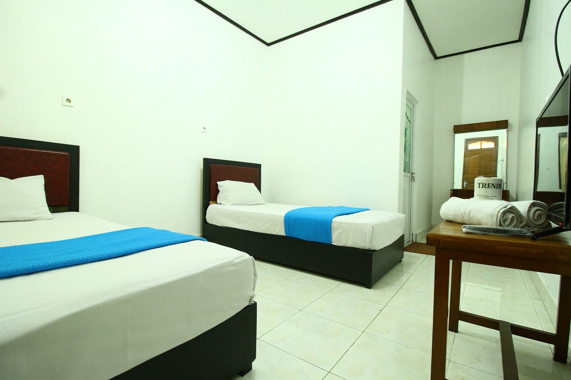 Dua Dara Inn Kuta Legian Εξωτερικό φωτογραφία