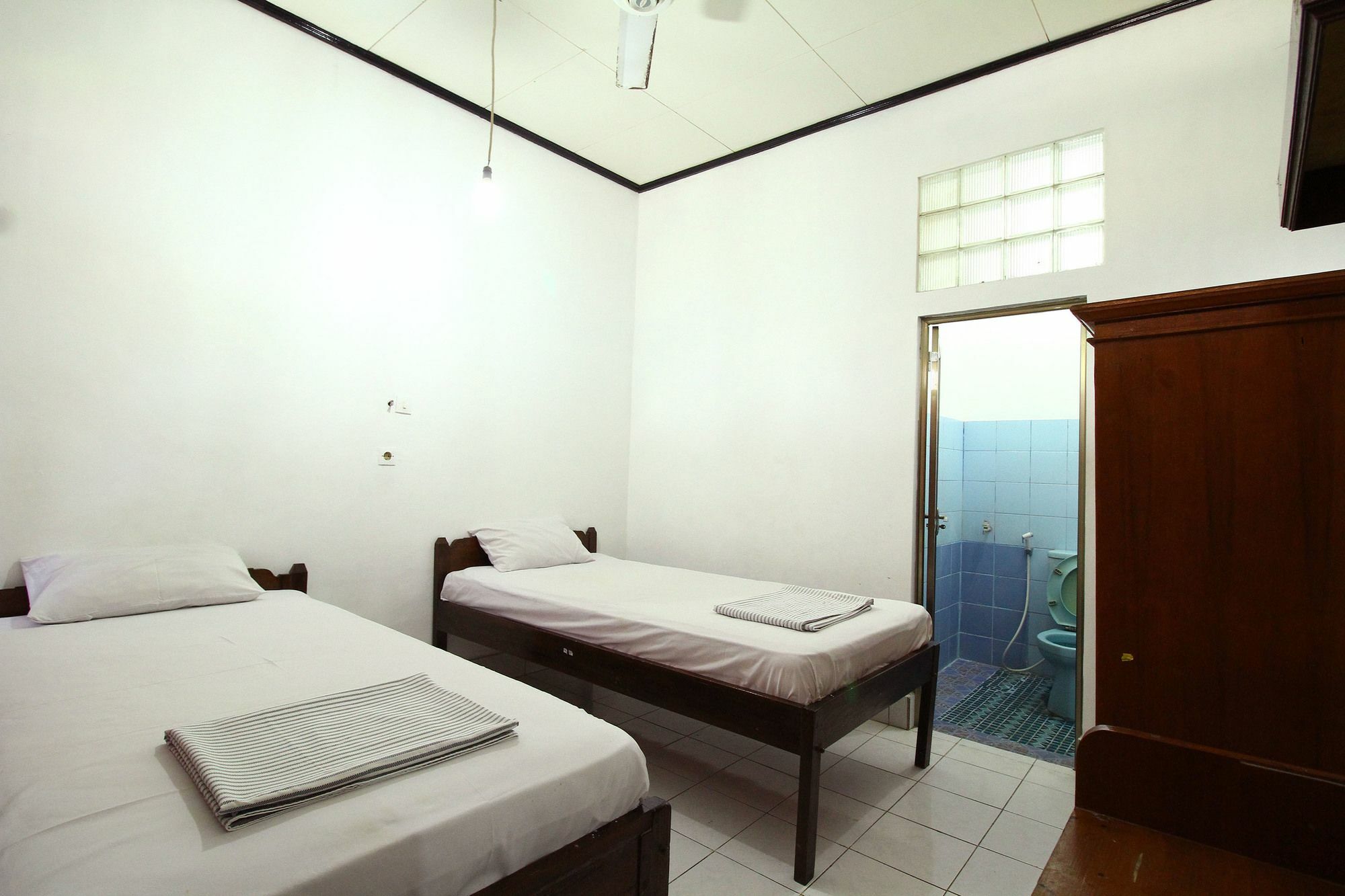 Dua Dara Inn Kuta Legian Εξωτερικό φωτογραφία