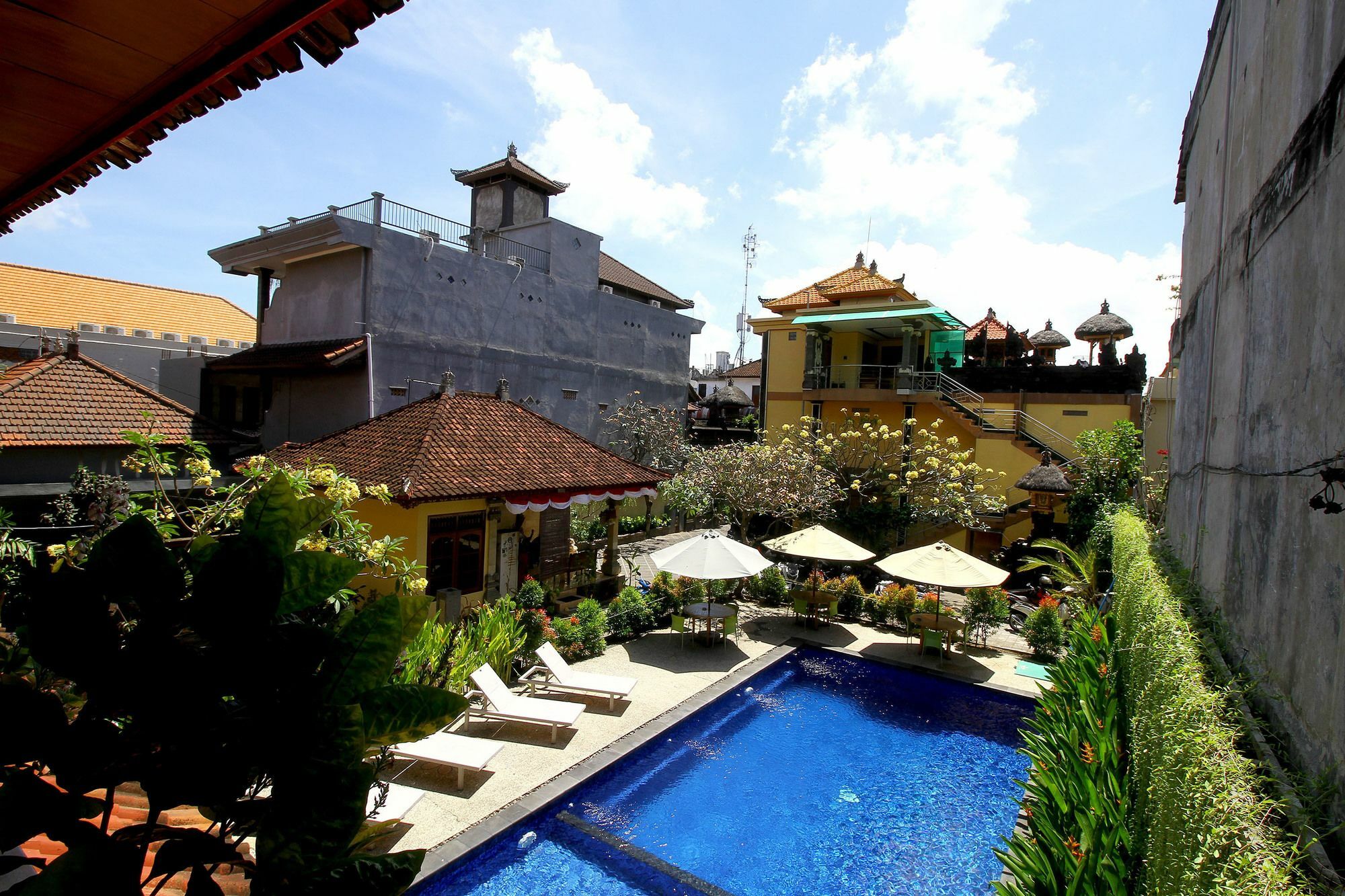 Dua Dara Inn Kuta Legian Εξωτερικό φωτογραφία