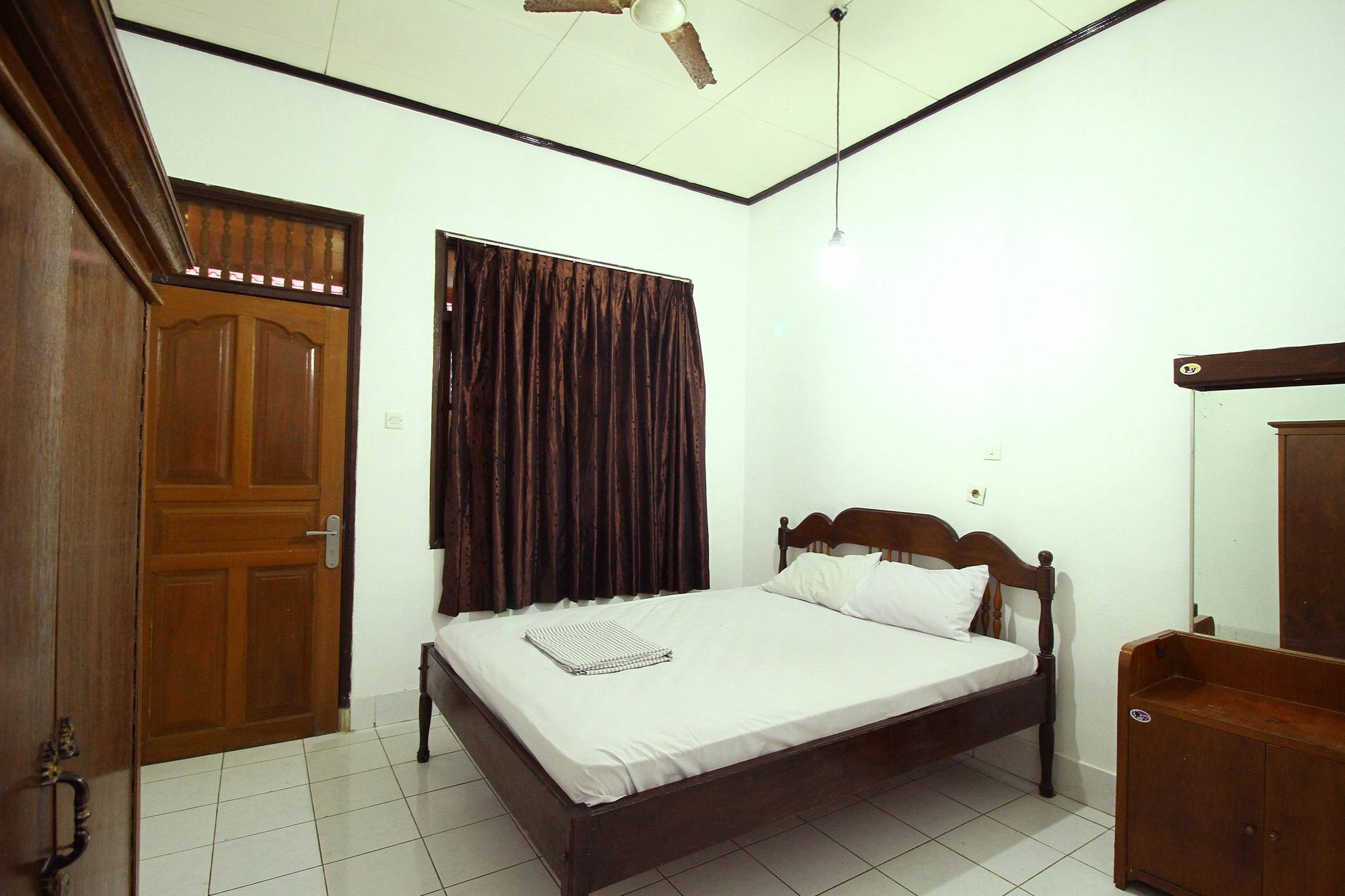 Dua Dara Inn Kuta Legian Εξωτερικό φωτογραφία