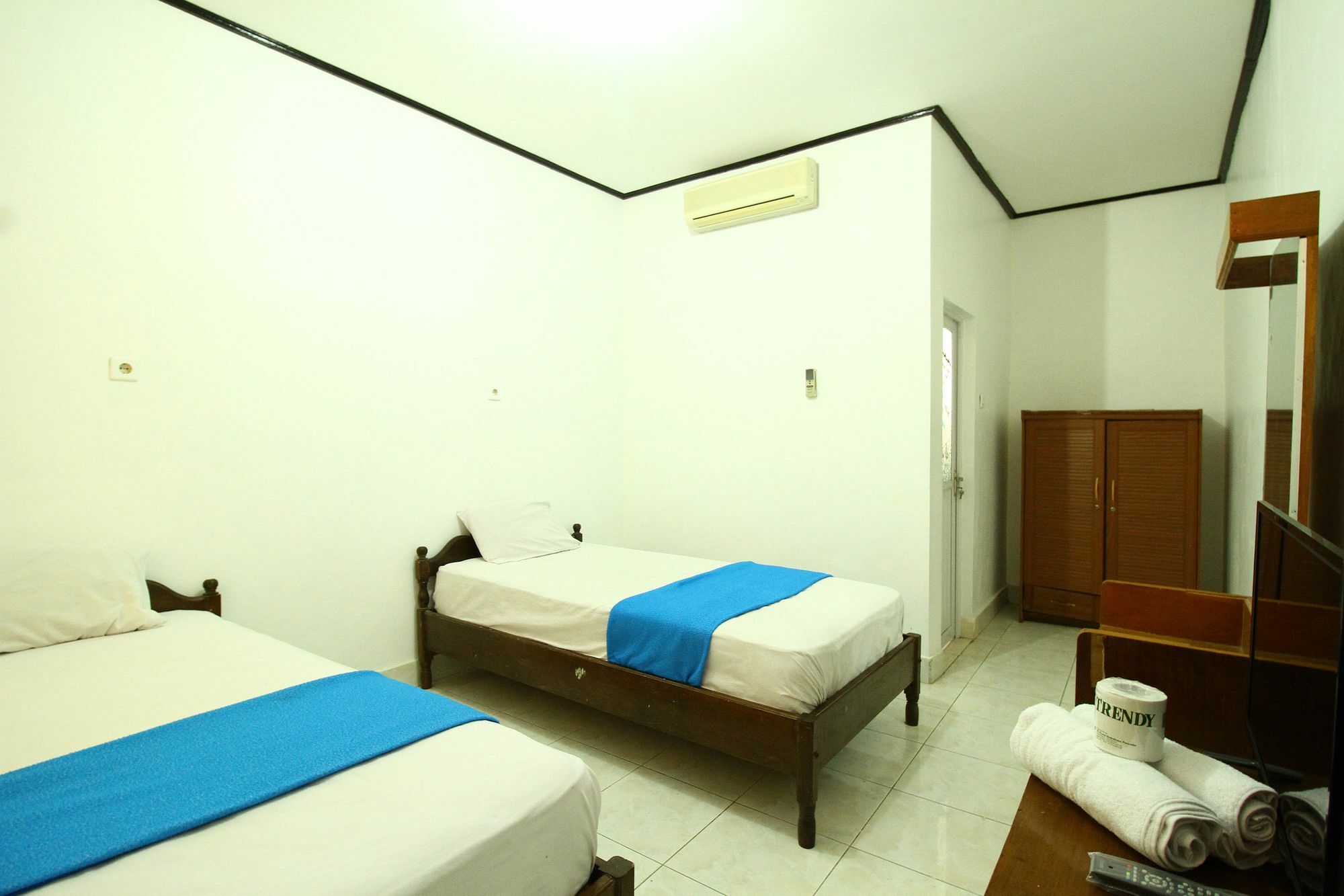 Dua Dara Inn Kuta Legian Εξωτερικό φωτογραφία